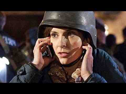 Whiskey Tango Foxtrot - Trailer & Featurette